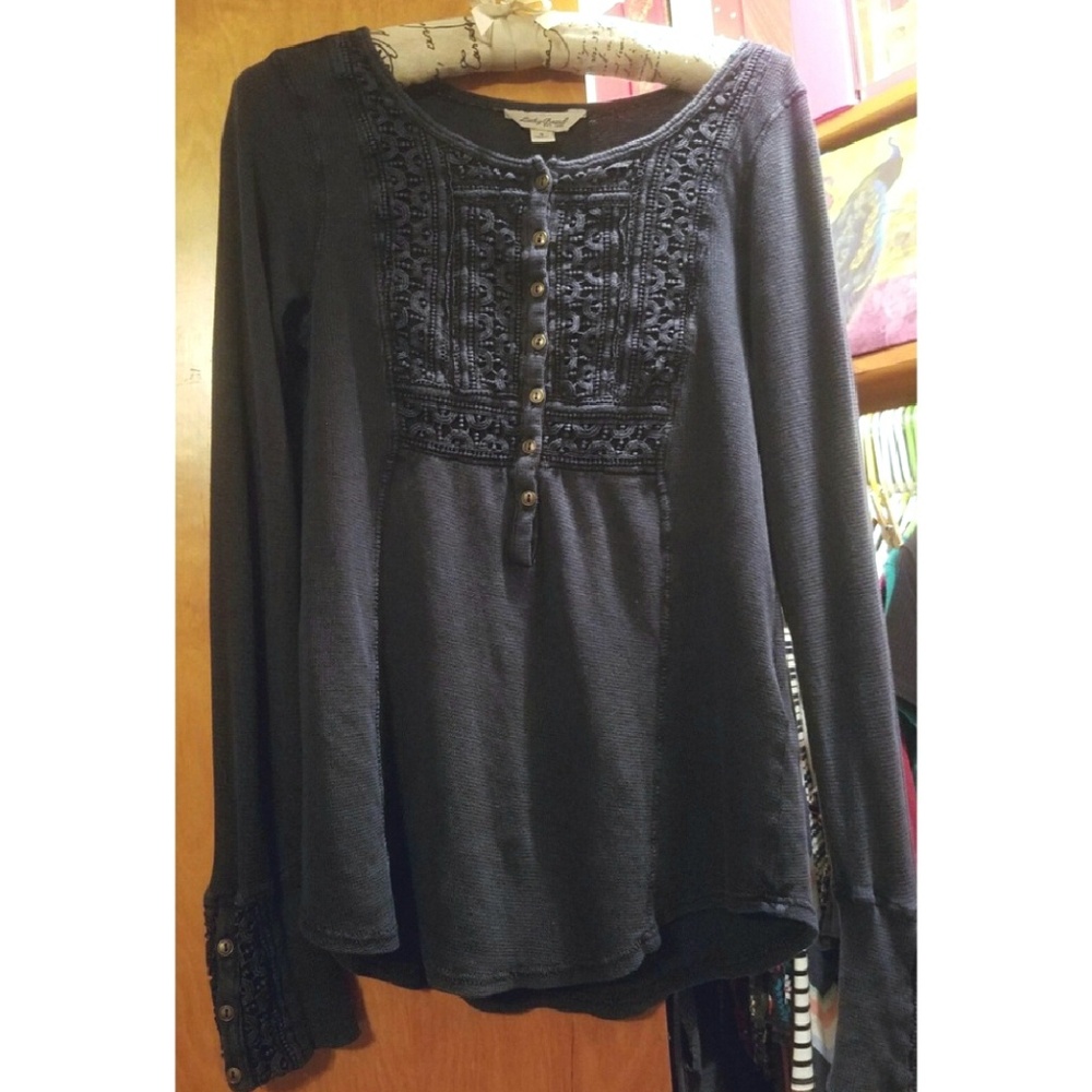 Lucky Brand Lacey Long Sleeved Top💙